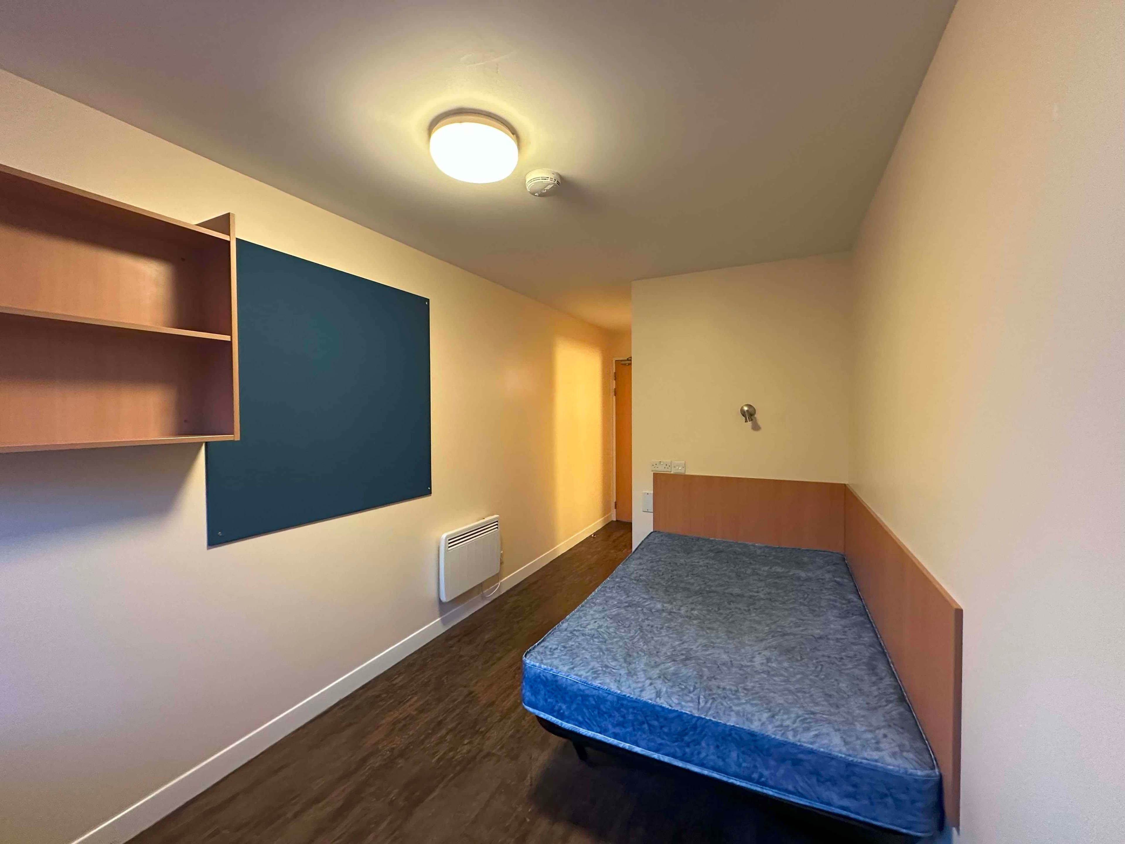 Standard En-Suite - Image 6