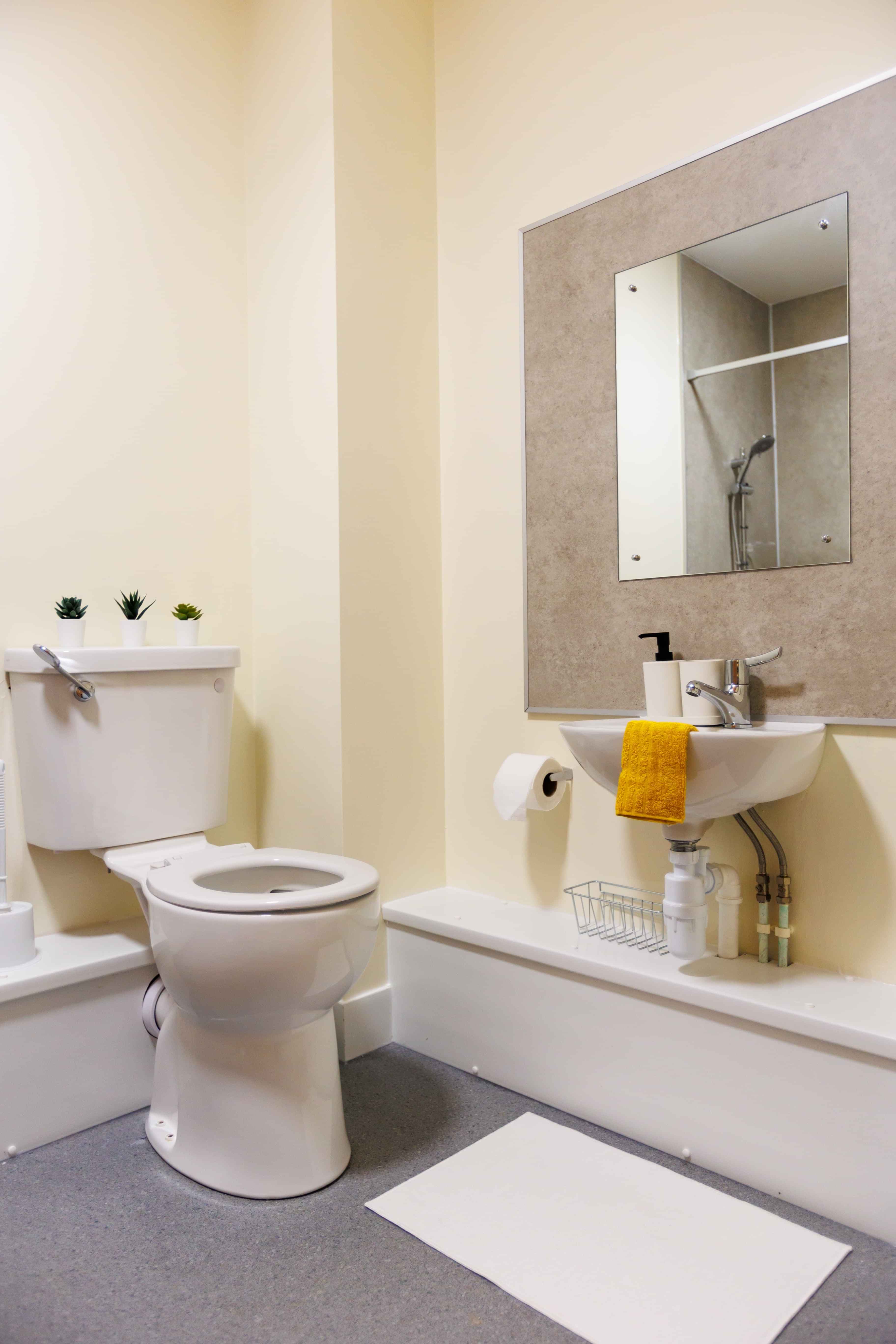 Single En-Suite - Image 6