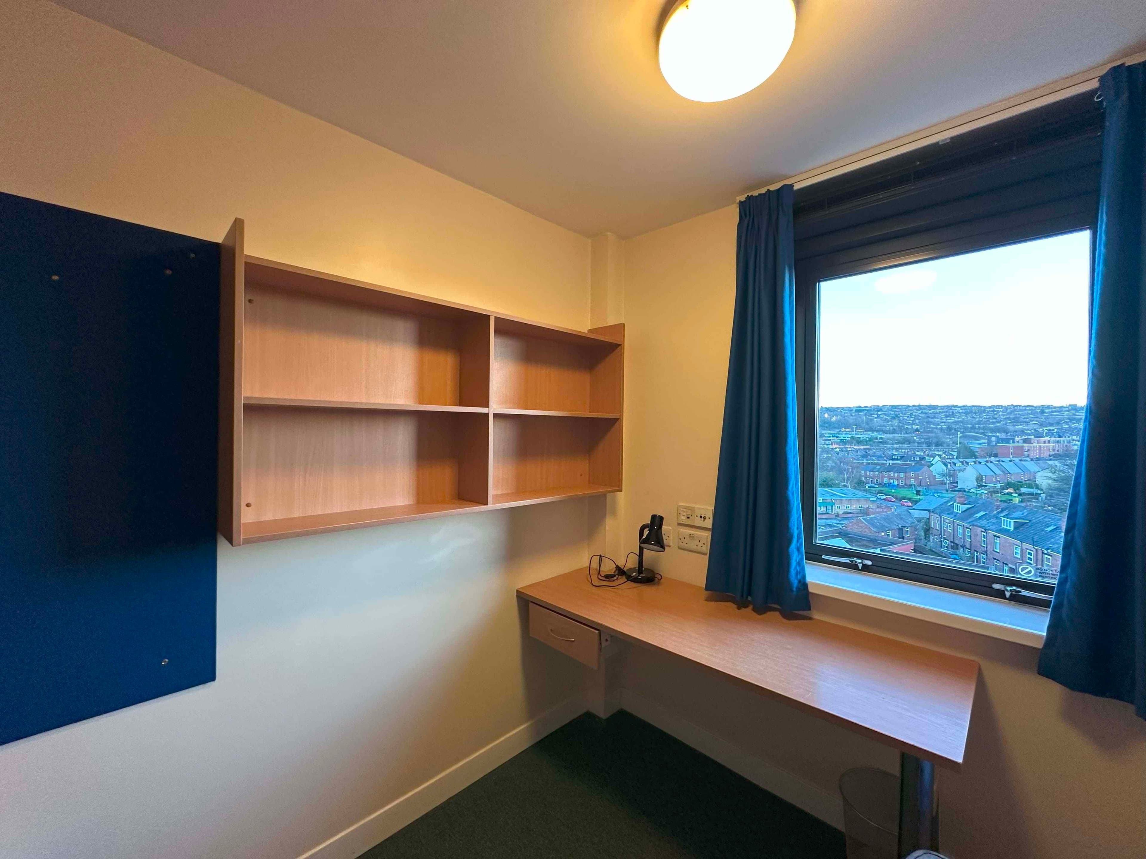 Single En-Suite - Image 15