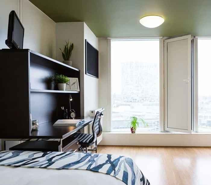 Silver Studio Penthouse City View - Image 2