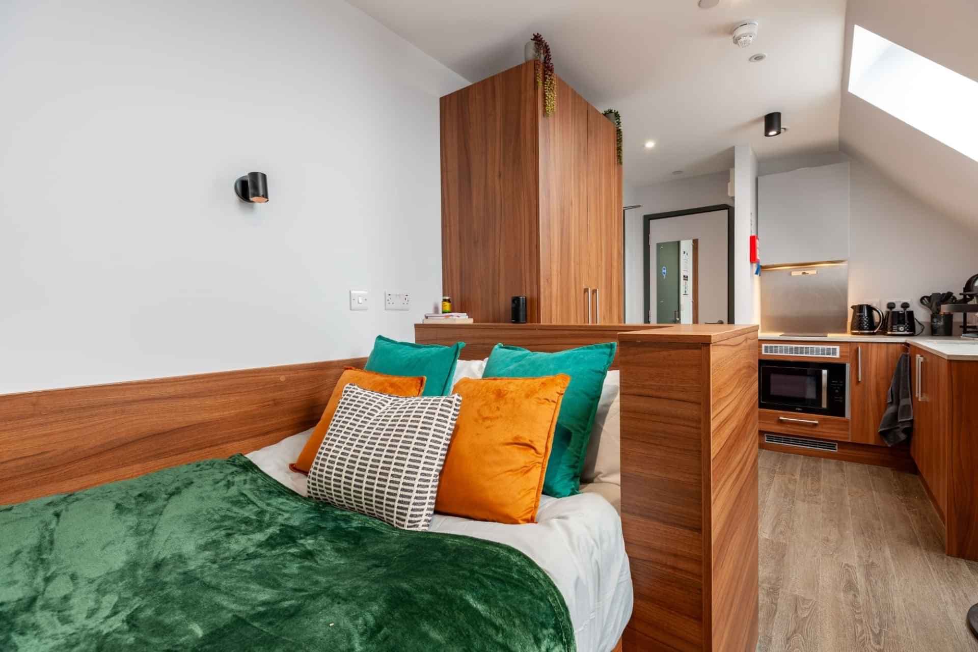 Classic Studio Ground & 1st Floor - Image 9