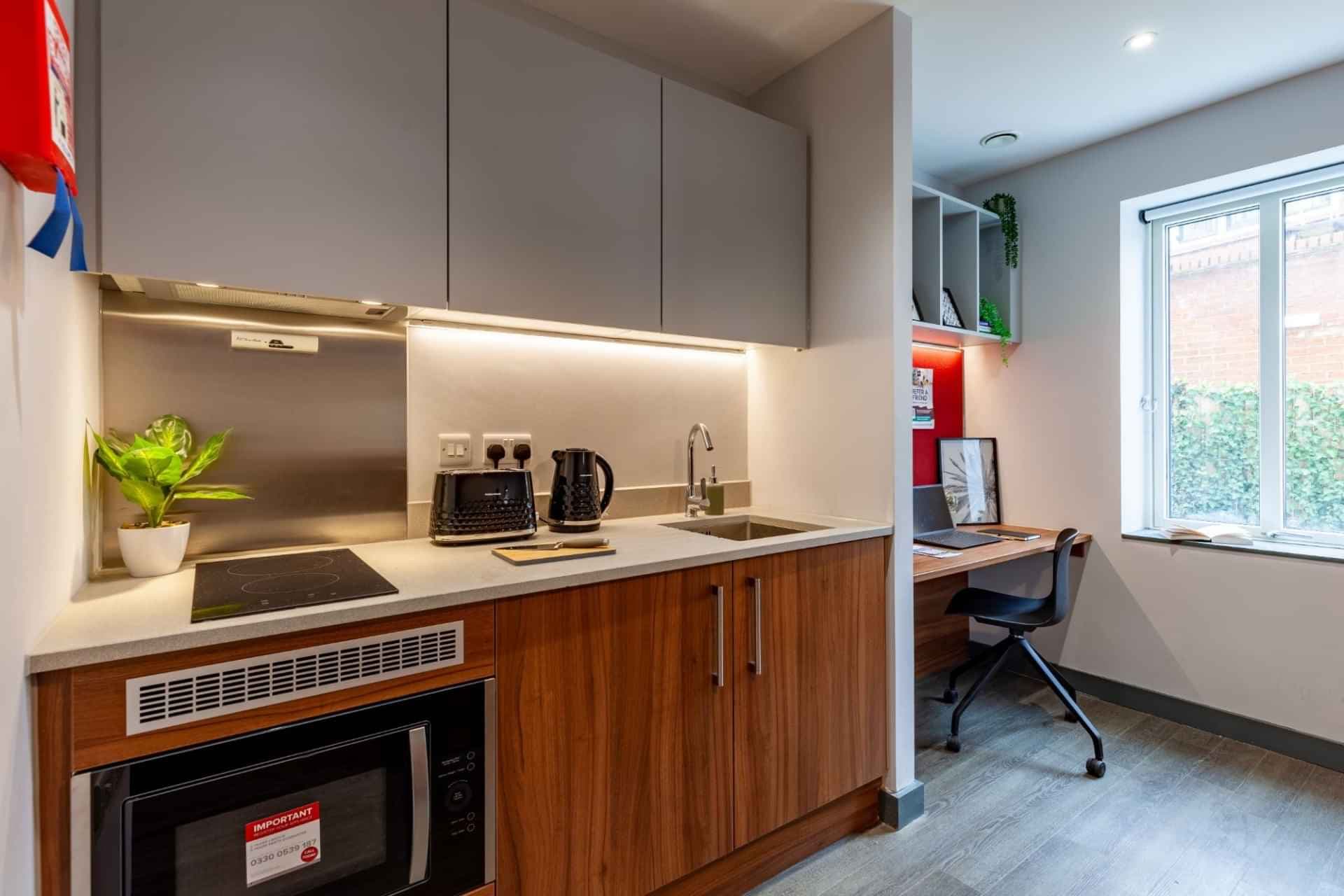 Classic Studio Ground & 1st Floor - Image 4