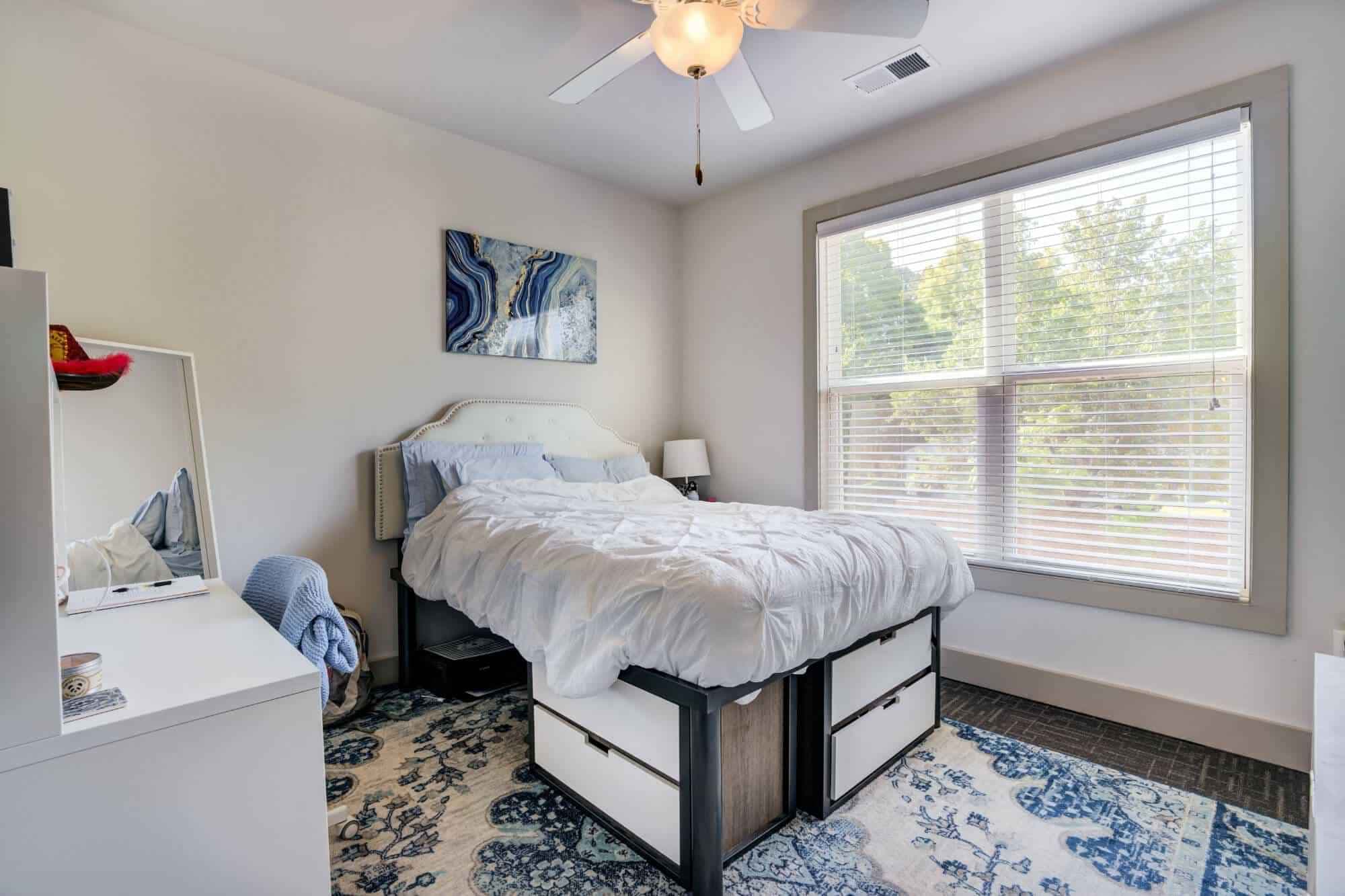 Private Room (4 Bed - 4 Bath) - Image 6