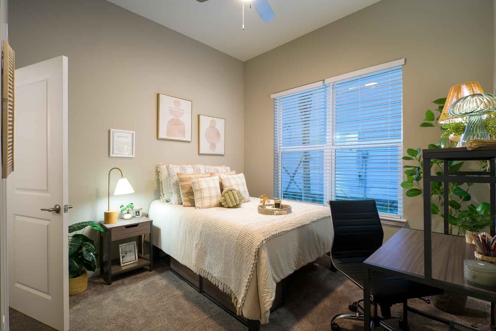 Private Room - Private Bath (2 Bed - 2 Bath) - Image 1