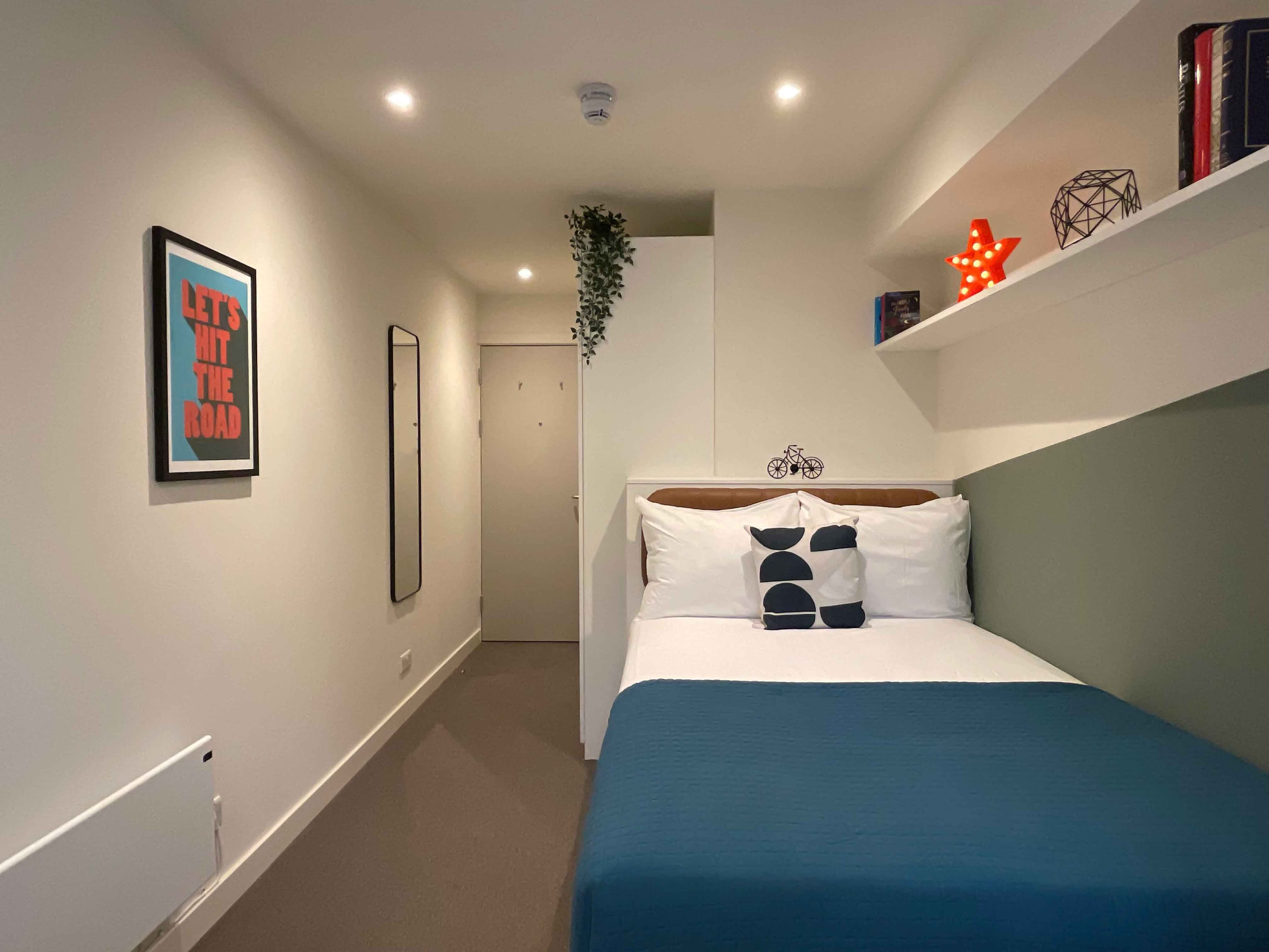 Standard En-suite - Image 1