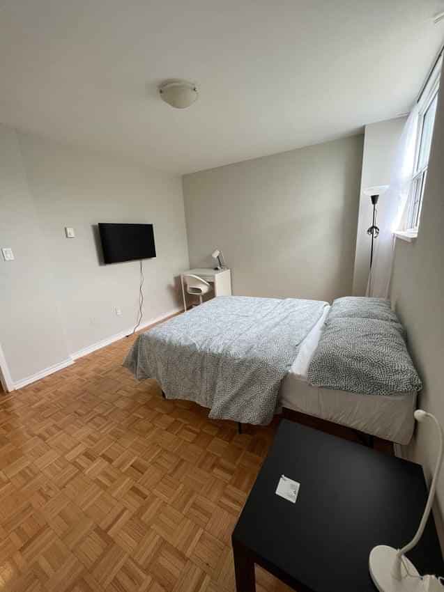 Premium Deluxe  (4 Bed 1 Bath) - Image 2