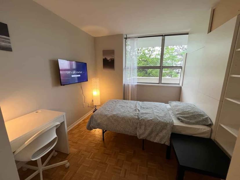 Flex Room  (4 Bed 1 Bath) - Image 1