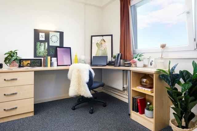 Premium Range 1 Accessible Ensuite - Image 3