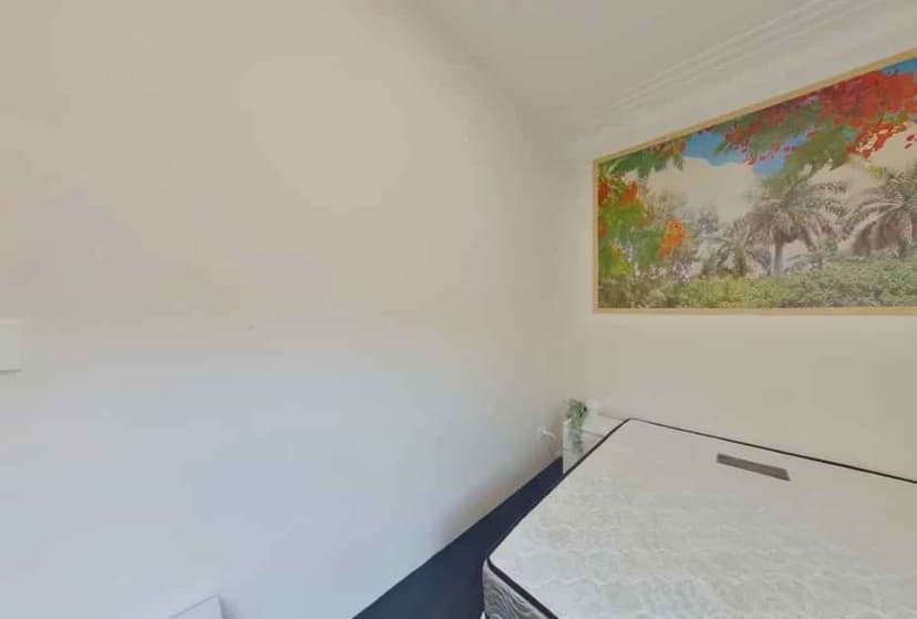 Room 1 - Image 8