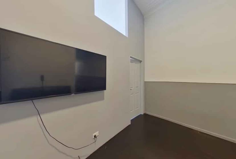 Room 1 - Image 7