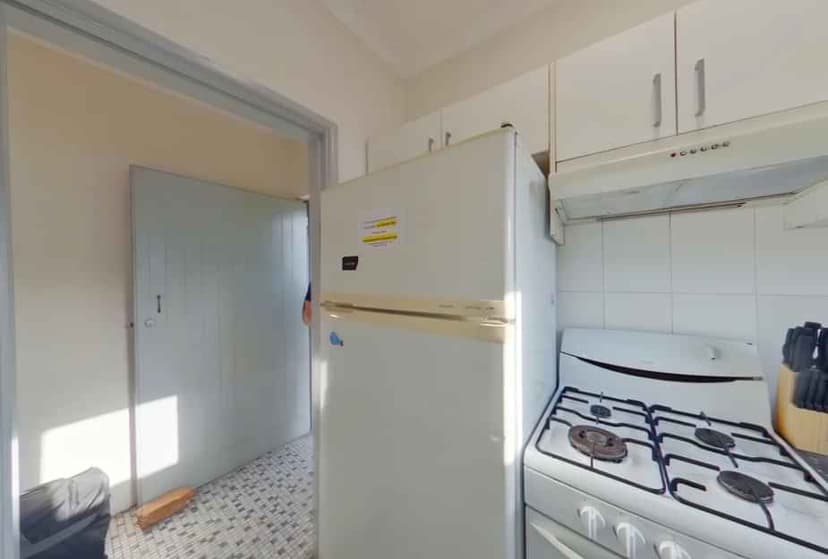 Room 1 - Image 10
