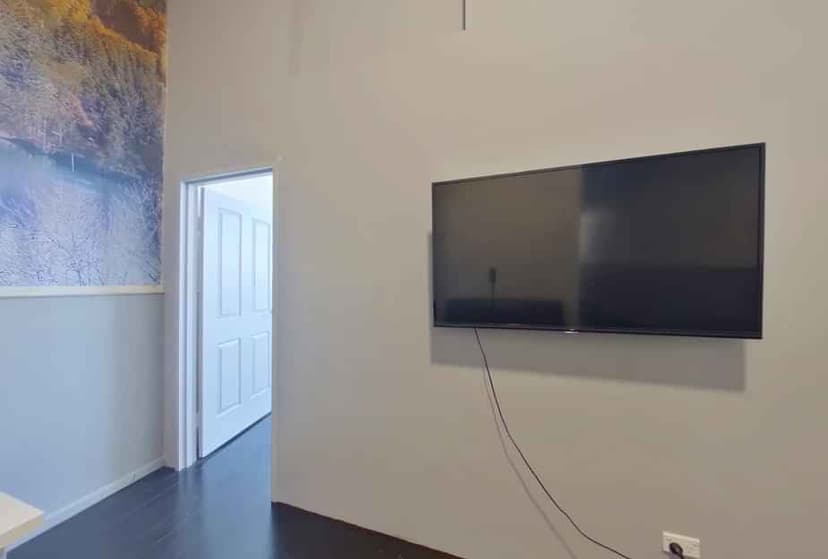 Room 1 - Image 2