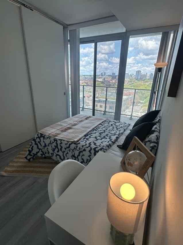 Deluxe Room (3 Bed 1 Bath) - Image 3