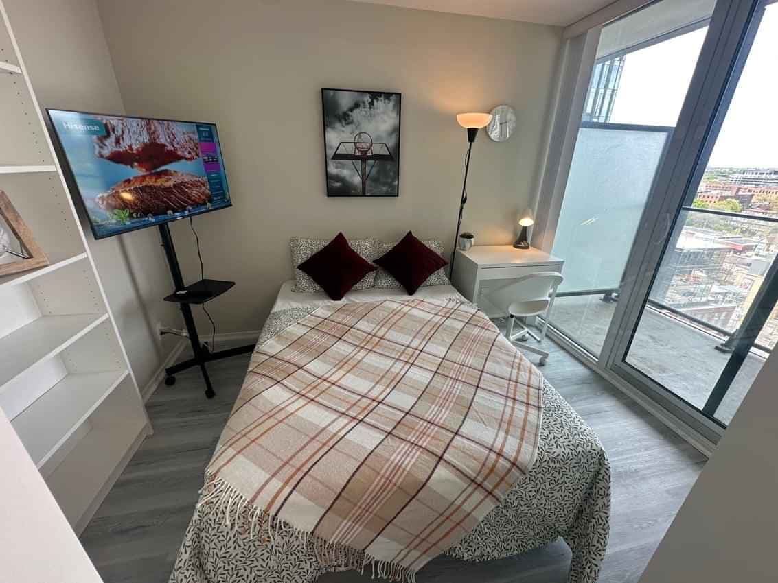 Flex Room  (3 Bed 1 Bath) - Image 4