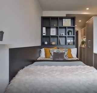 Silver Studio - Image 6