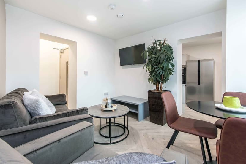 5 Bed Cluster Apartment - Image 10