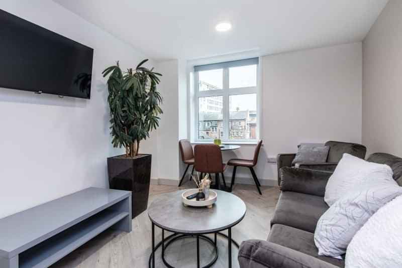 5 Bed Cluster Apartment - Image 2