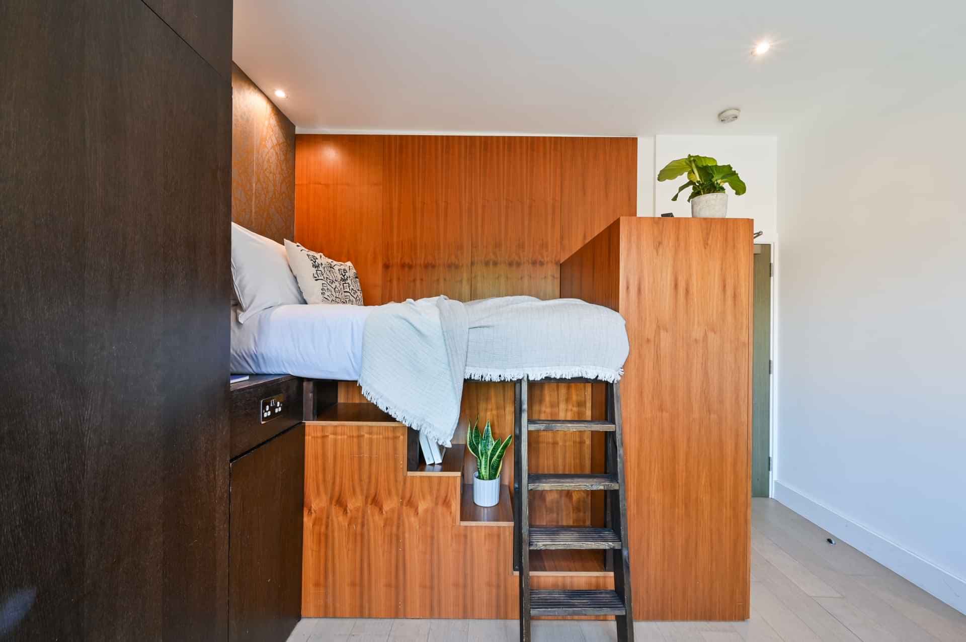 Standard Studio - Image 2