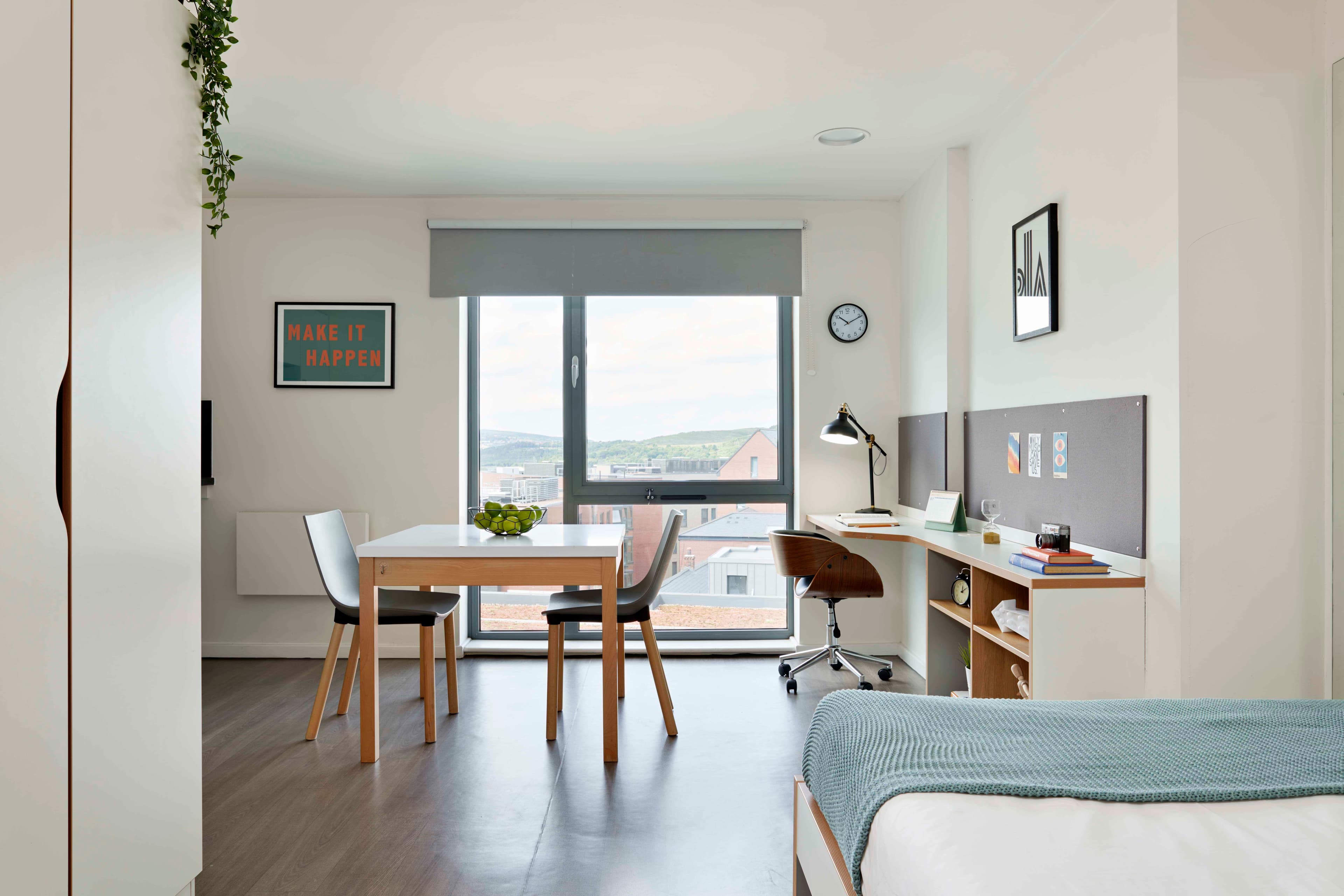 Bronze Studio - Image 1