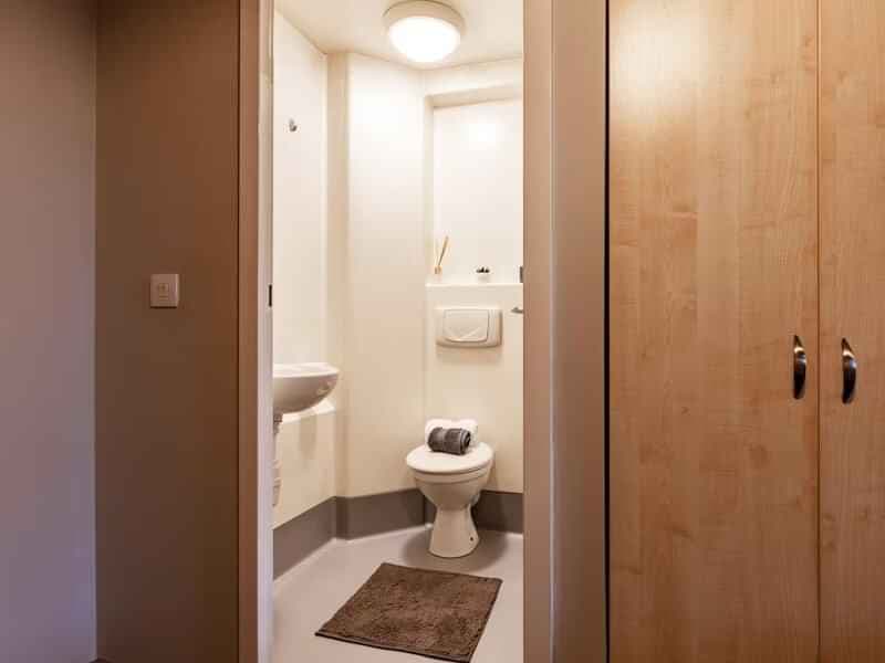 Standard Ensuite - Image 5