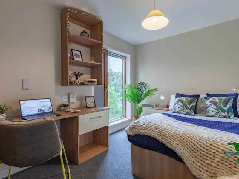 Classic Ensuite - Image 1