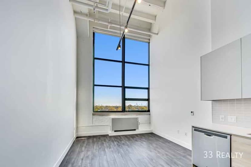 Studio - Image 7