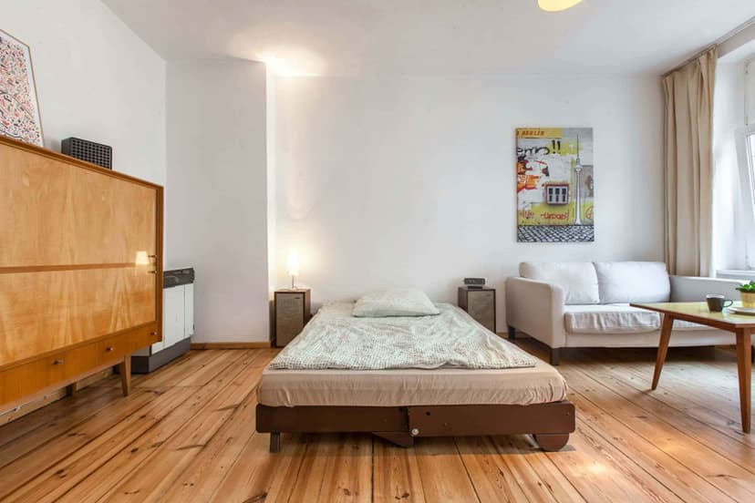 Room 1 - Image 2