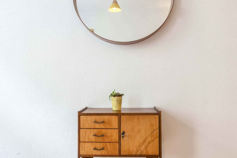 Room 1 - Image 3