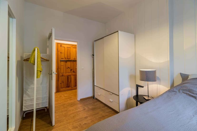 Room 1 - Image 5