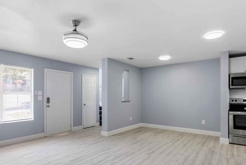 4 Bed 4 Bath - Image 51