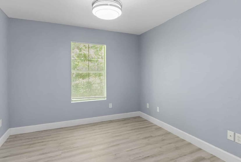 4 Bed 4 Bath - Image 36
