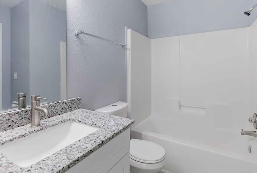 4 Bed 4 Bath - Image 42