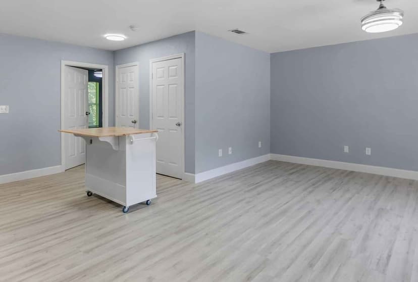 4 Bed 4 Bath - Image 41