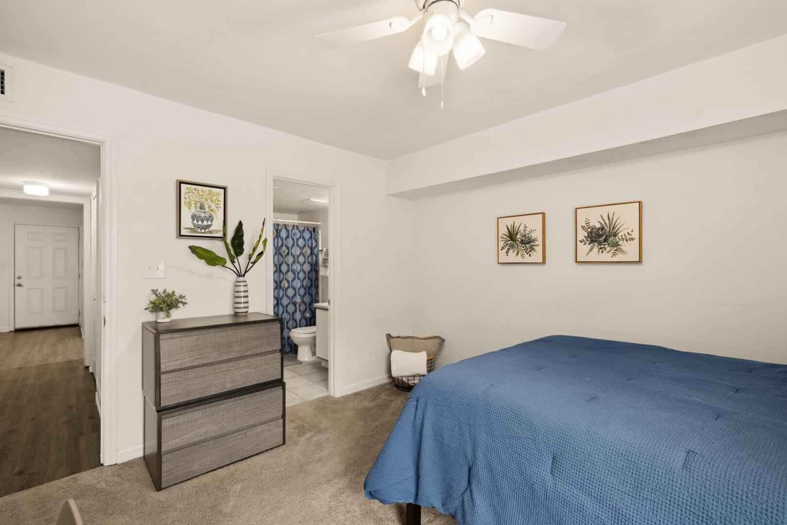 1 Bedroom 1 Bathroom - Image 4