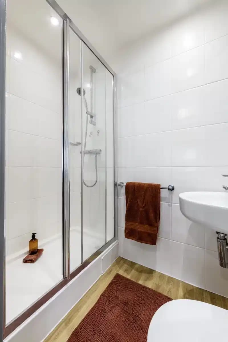 Large Studio - Image 5