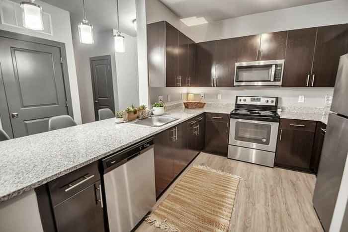 4 Bed 4 Bath Junction - Image 3