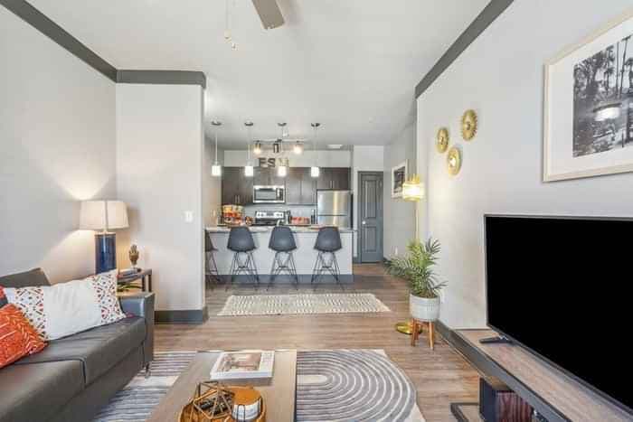 4 Bed 4 Bath Monroe - Image 8