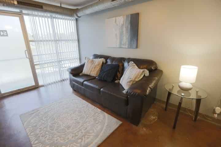 1 Bedroom Lakeside - Image 10