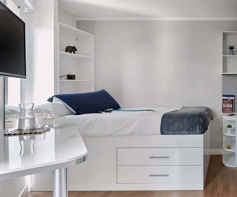 Corner Studio - Image 6