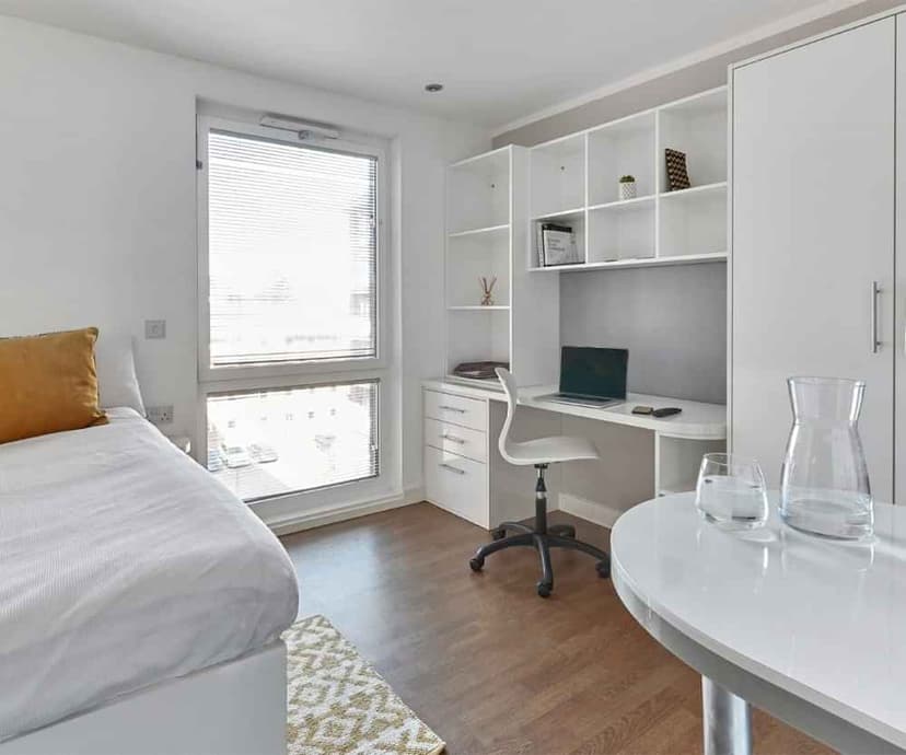 Premier Studio - Image 1