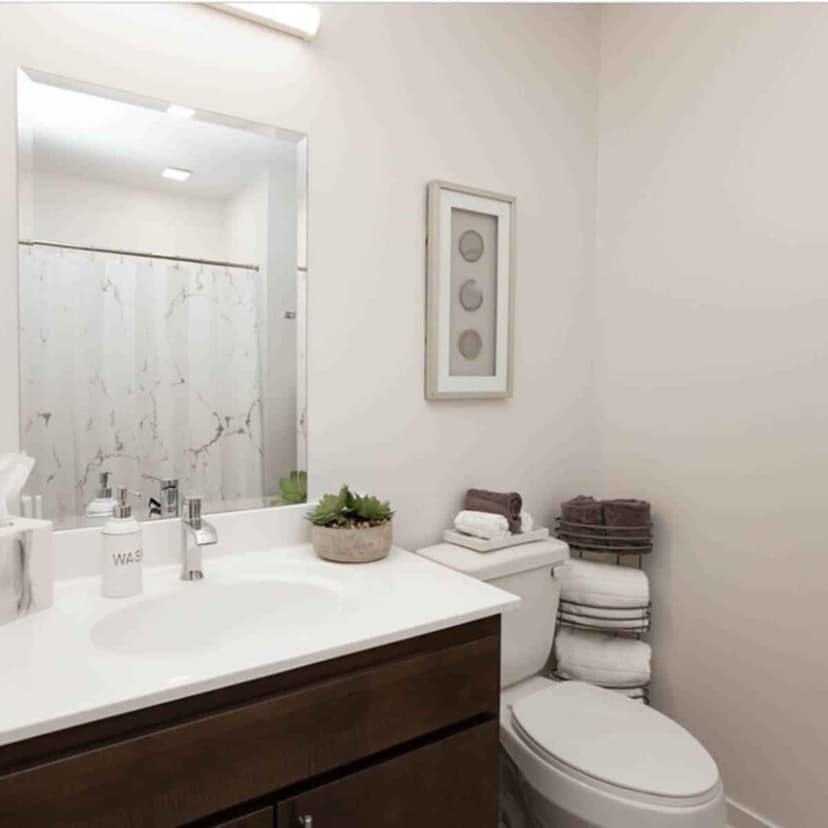 2 Bedroom, 2 Bathroom - Image 4