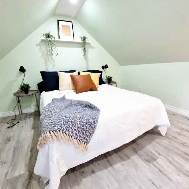  Sparrow Room( 1 Bed 1 Bath ) - Image 4