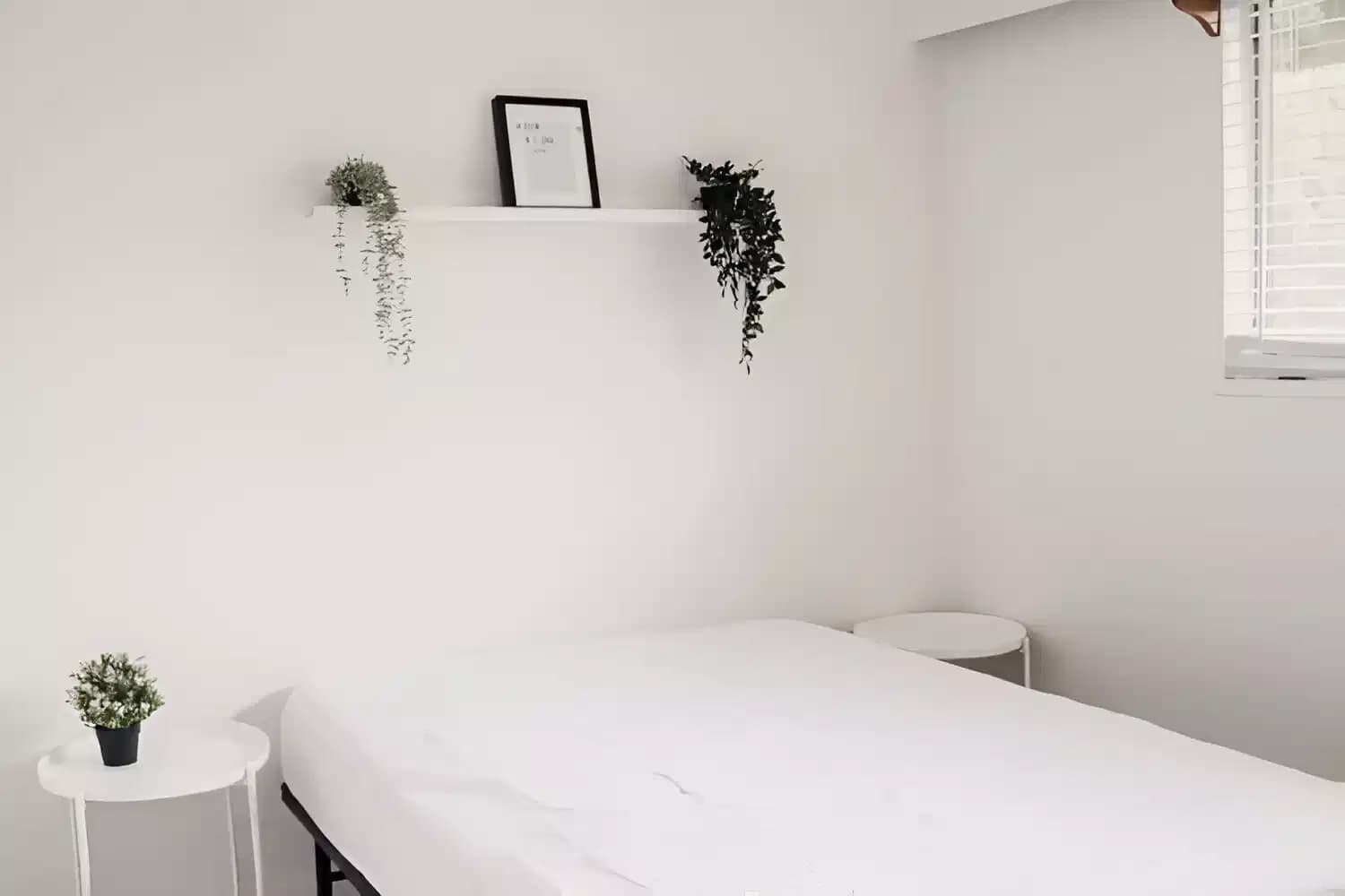 Tourmaline Room ( 4 Bed 1 Bath ) - Image 2