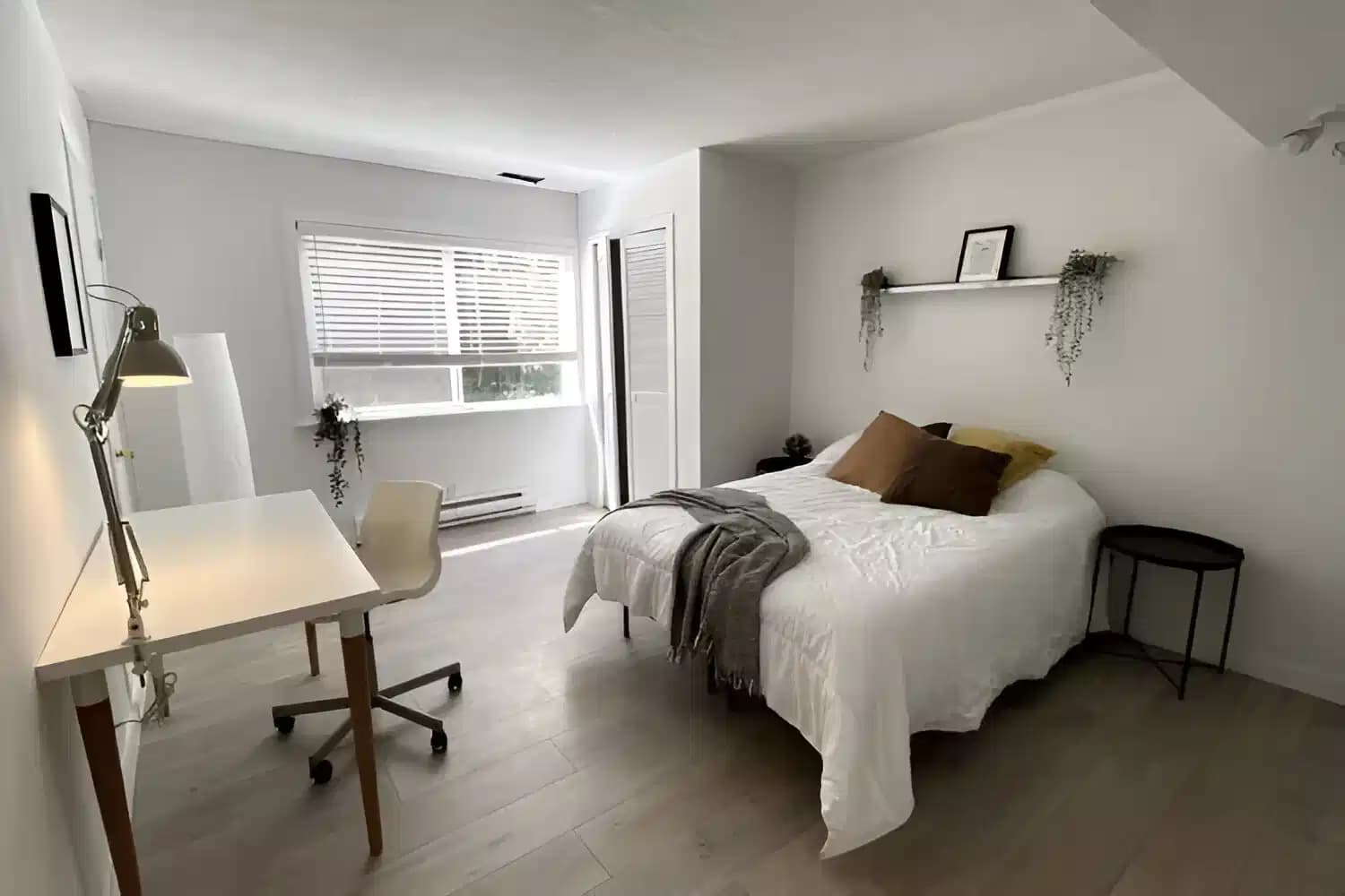 Laurel Room( 4 Bed 1 Bath ) - Image 1