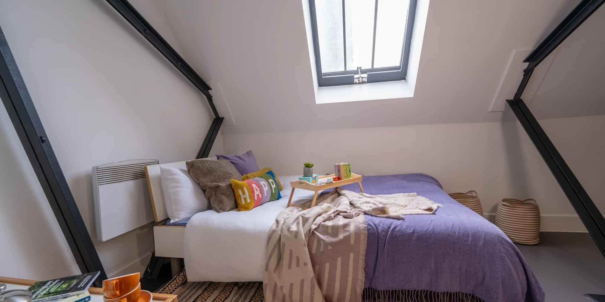 Silver Ensuite Mid - Image 1