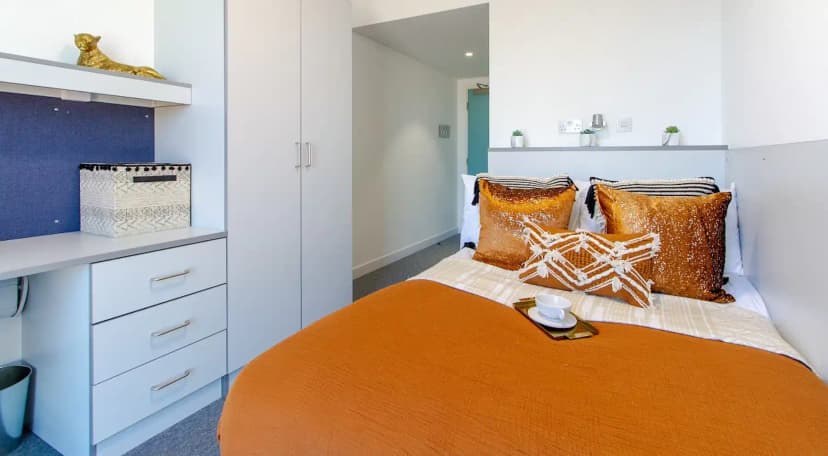 Standard Ensuite - Image 1