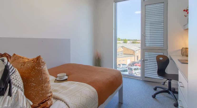 Standard Ensuite - Image 4