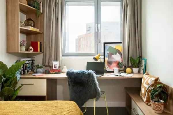 Premium Range 1 Ensuite - Image 2
