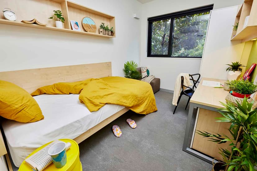 4 Bedroom Ensuite, King Single Bed - Image 10
