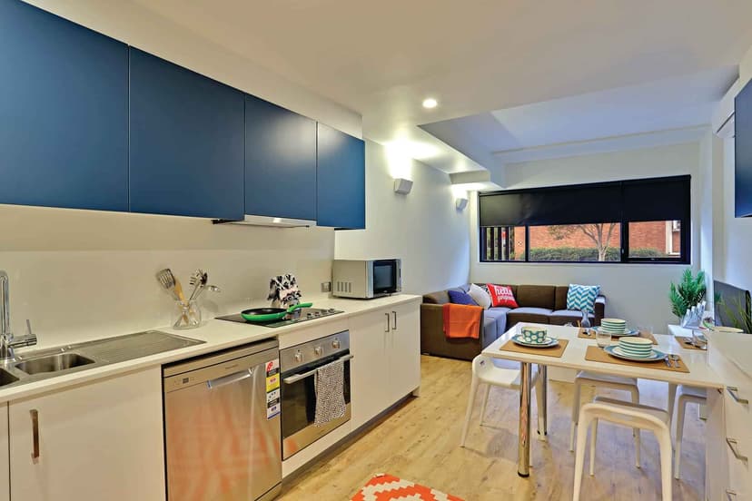 4 Bedroom Ensuite, King Single Bed - Image 7